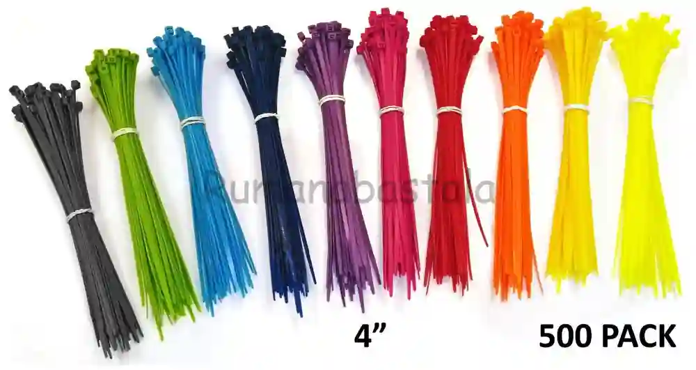 Penjepit kertas digunakan sebagai pengatur kabel, menyembunyikan kabel dan colokan supaya rumah tetap rapi dan bersih